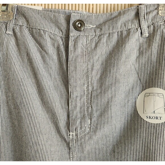 Croft & Barrow Women's Skort 16W Mid-Rise Classic Summer Floral Stripes NWT - Picture 5 of 14